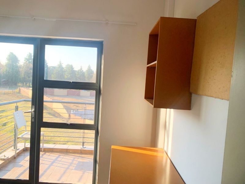 2 bedroom apartment for sale - Photo 6