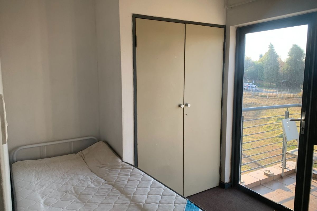 2 bedroom apartment for sale - Photo 5