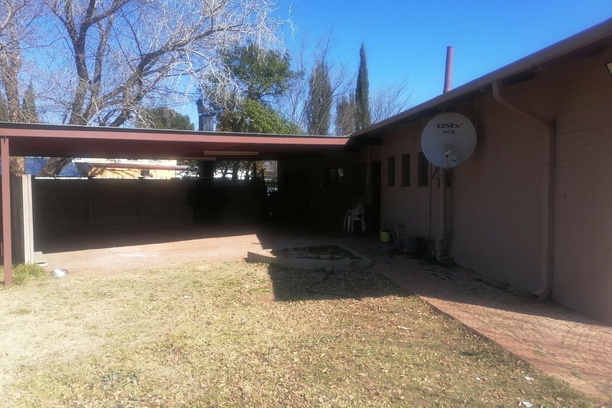Lovely, neat 3 Bedroom family home for sale in Wilgehof, Bloemfontein  - Photo 5