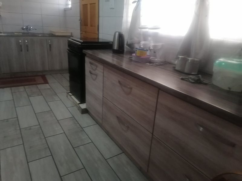 Lovely, neat 3 Bedroom family home for sale in Wilgehof, Bloemfontein  - Photo 9