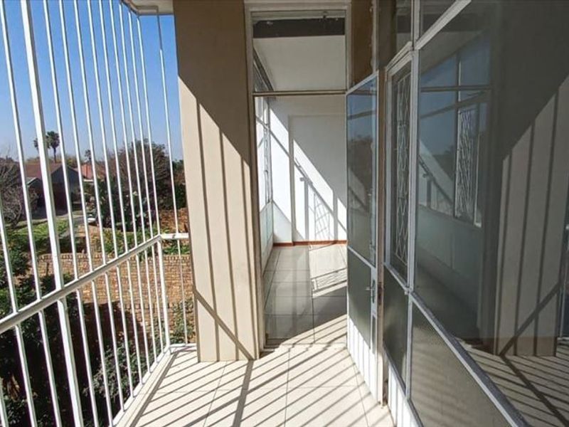 Neat and Cozy Two-Bedroom Home - Photo 3