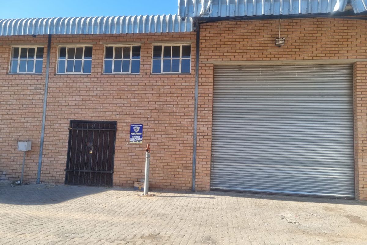 PRIME INDUSTRIAL WAREHOUSE AVAILABLE IMMEDIATLY  - Photo 2