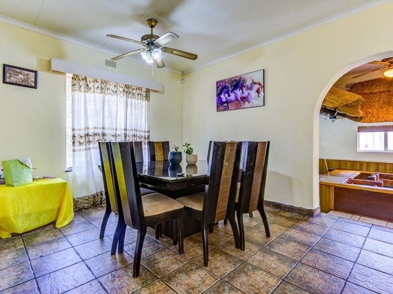 Spacious Family Home with Study and Double Garage - Photo 3