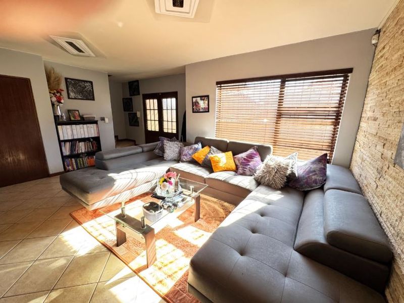 Welcome to Comfort, Style, and Security – A Modern Pet-Friendly Duplex Just Minutes from Eden Glen and Edenvale! - Photo 3