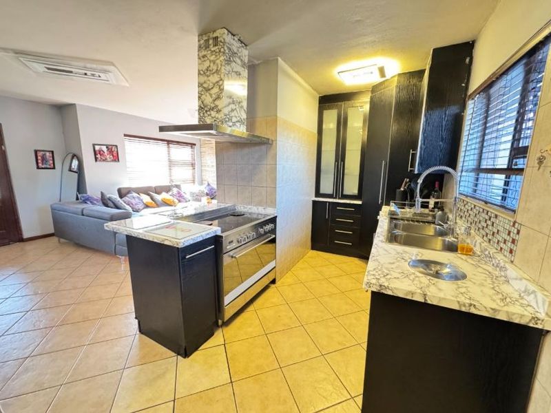 Welcome to Comfort, Style, and Security – A Modern Pet-Friendly Duplex Just Minutes from Eden Glen and Edenvale! - Photo 7