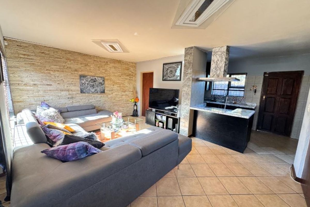 Welcome to Comfort, Style, and Security – A Modern Pet-Friendly Duplex Just Minutes from Eden Glen and Edenvale! - Photo 5