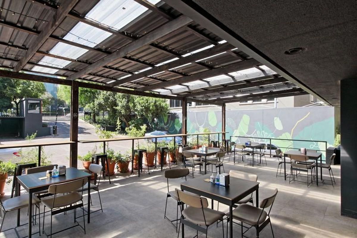 Fully Furnished Modern Studio Apartment In Sandton - Stay, Work & Experience! - Photo 2