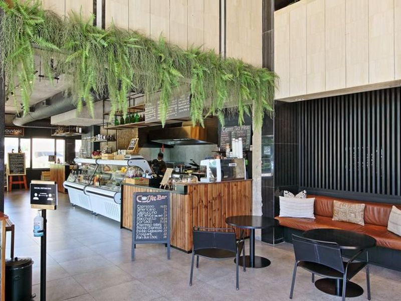 Fully Furnished Modern Studio Apartment In Sandton - Stay, Work & Experience! - Photo 6