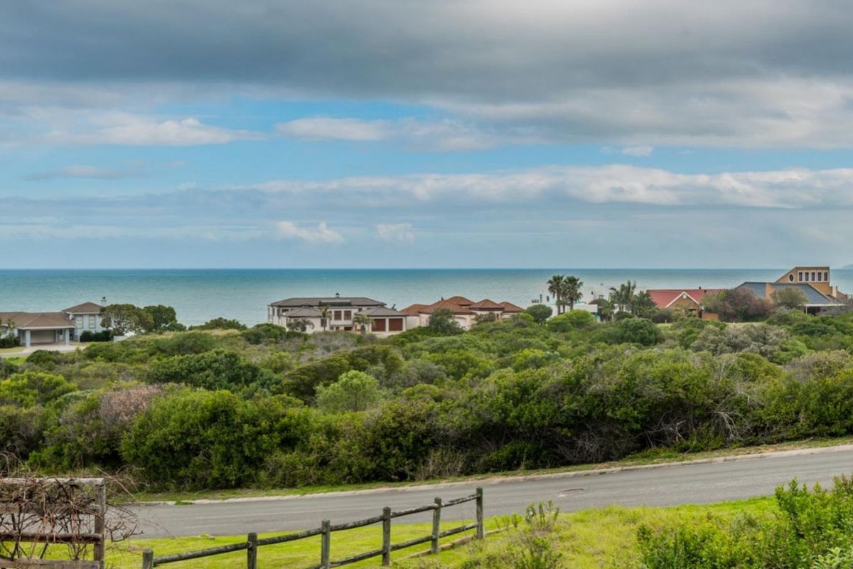 BEST VIEWS OF THE OCEAN! - Photo 3