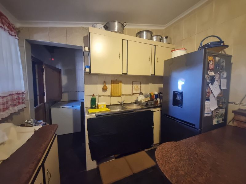 Charming 3-Bedroom Family Home for Sale – With Approved Plans for Expansion! - Photo 9