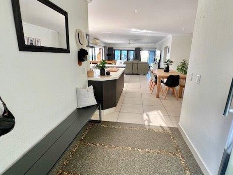 An Elegant Sanctuary In Shelly Beach’s Finest Eco Estate - Photo 5