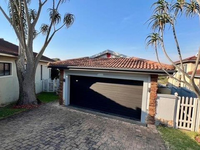 An Elegant Sanctuary In Shelly Beach’s Finest Eco Estate - Photo 2