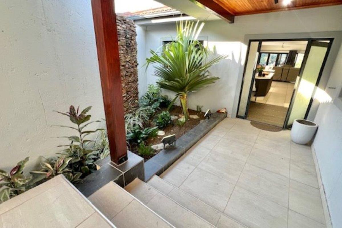 An Elegant Sanctuary In Shelly Beach’s Finest Eco Estate - Photo 3