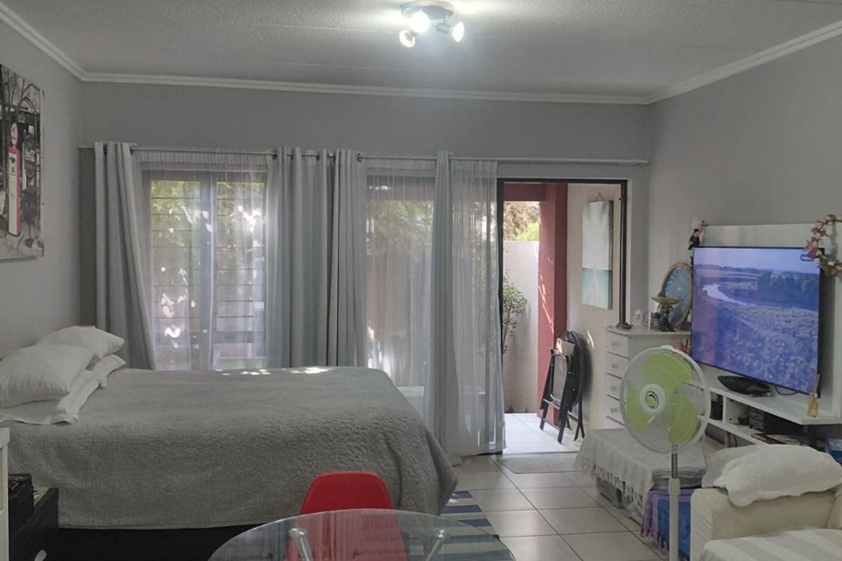 Prime Investment Opportunity - Stylish Studio in Secure Estate/Lonehill With Tenant - Photo 4