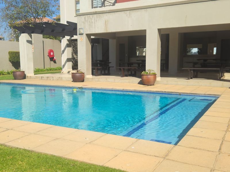 Prime Investment Opportunity - Stylish Studio in Secure Estate/Lonehill With Tenant - Photo 10