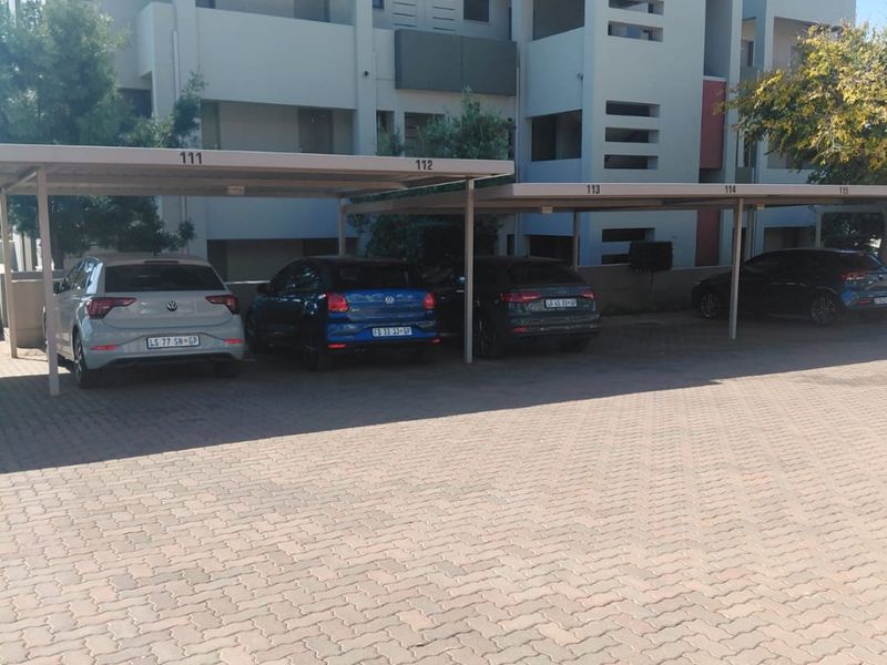 Prime Investment Opportunity - Stylish Studio in Secure Estate/Lonehill With Tenant - Photo 9