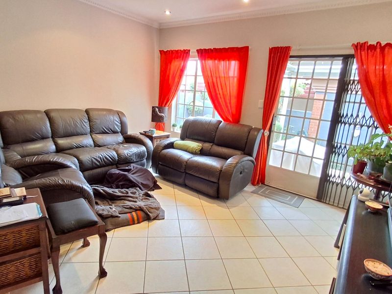 3 BED TOWNHOUSE FOR SALE MONTANA PARK - Photo 4