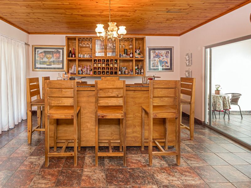 URGENT SALE – PRICE DROPPED TO R1,799,000!!!  OWNER NEEDS TO SELL NOW – ALL OFFERS WILL BE CONSIDERED!   - Photo 7