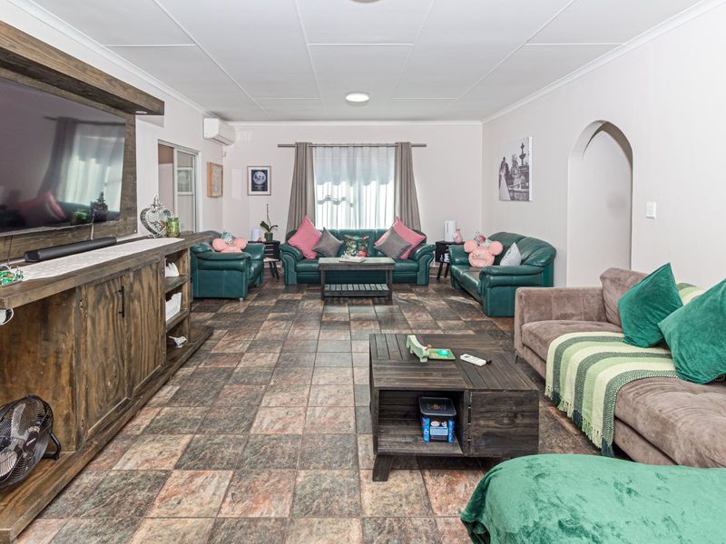 URGENT SALE – PRICE DROPPED TO R1,799,000!!!  OWNER NEEDS TO SELL NOW – ALL OFFERS WILL BE CONSIDERED!   - Photo 5