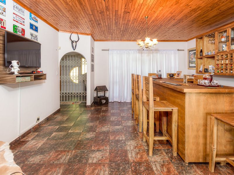 URGENT SALE – PRICE DROPPED TO R1,799,000!!!  OWNER NEEDS TO SELL NOW – ALL OFFERS WILL BE CONSIDERED!   - Photo 8