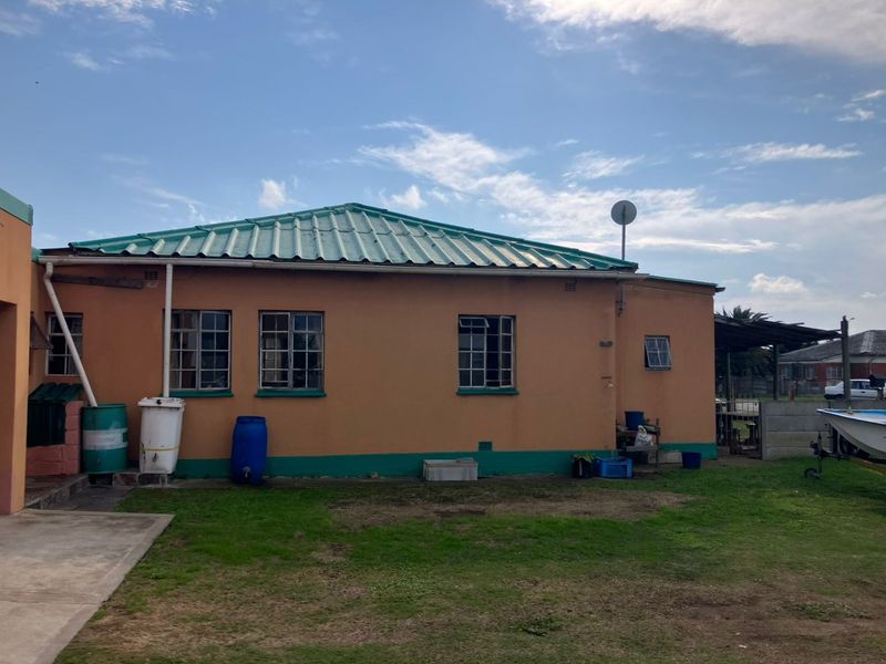 Family Home in Sydenham for sale! - Photo 4