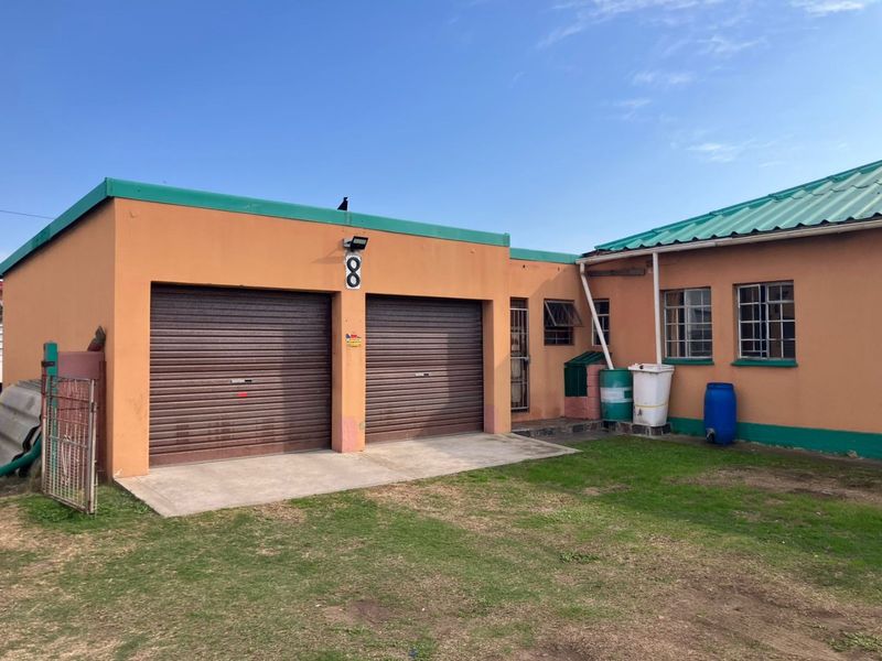 Family Home in Sydenham for sale! - Photo 3