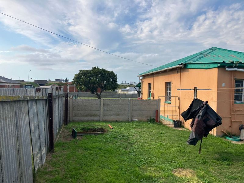 Family Home in Sydenham for sale! - Photo 8