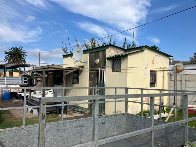 Family Home in Sydenham for sale! - Photo 7