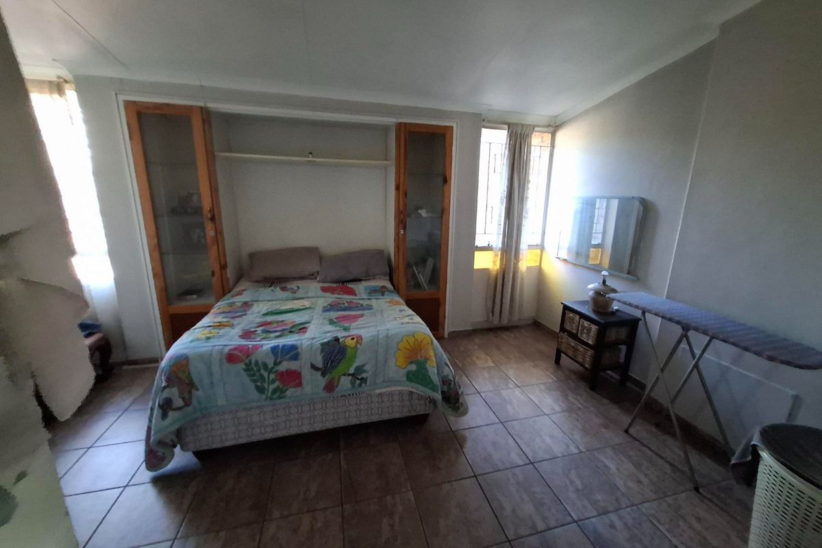 Townhouse Private Garden Garage Braai Area - Photo 4