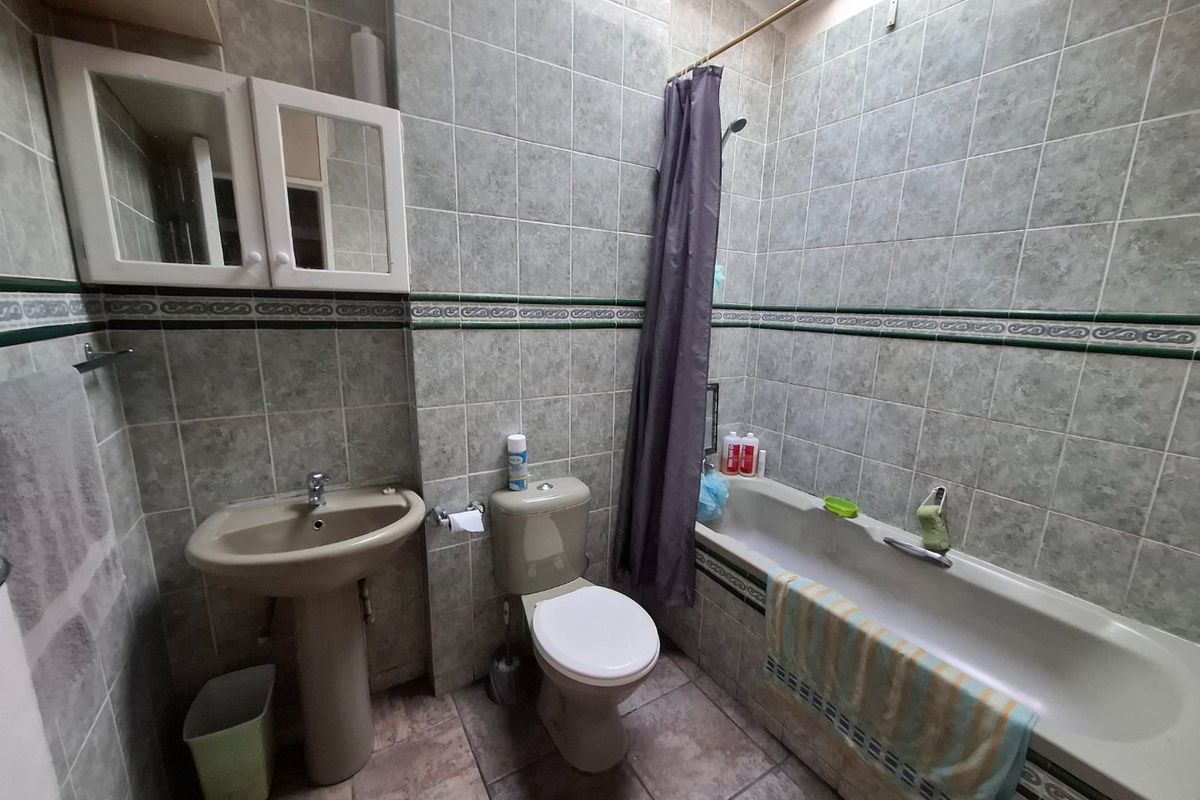 Townhouse Private Garden Garage Braai Area - Photo 3