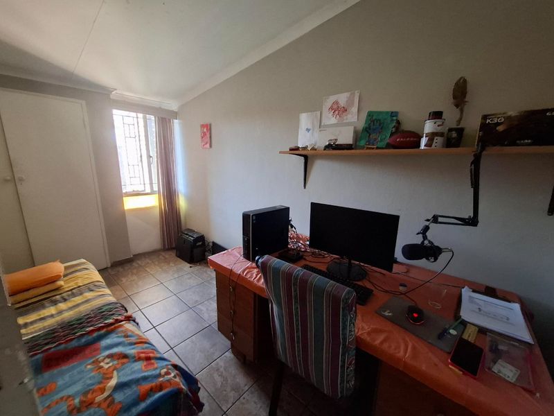 Townhouse Private Garden Garage Braai Area - Photo 7