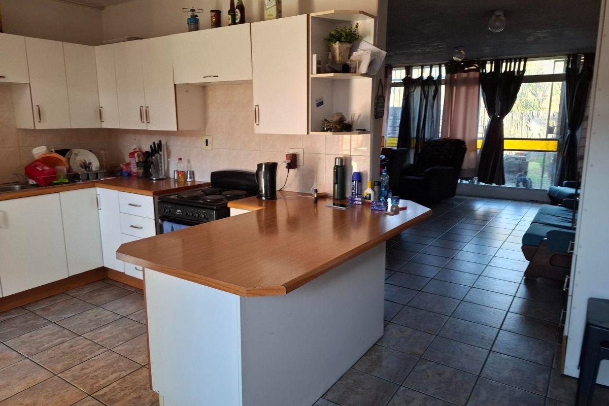 Townhouse Private Garden Garage Braai Area - Photo 5