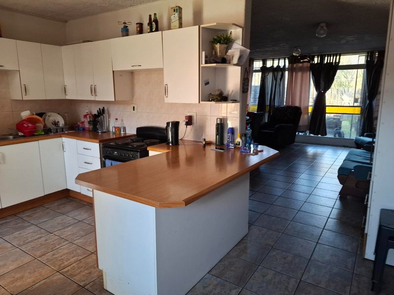 Townhouse Private Garden Garage Braai Area - Photo 5