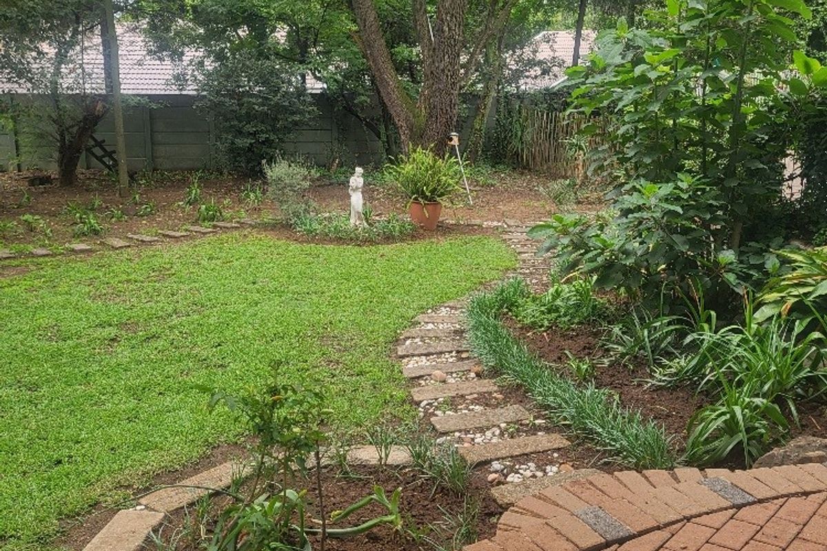 MUCH LOVED, INCOME GENERATING, ESTABLISHED OLDER FAMILY HOME! - Photo 5