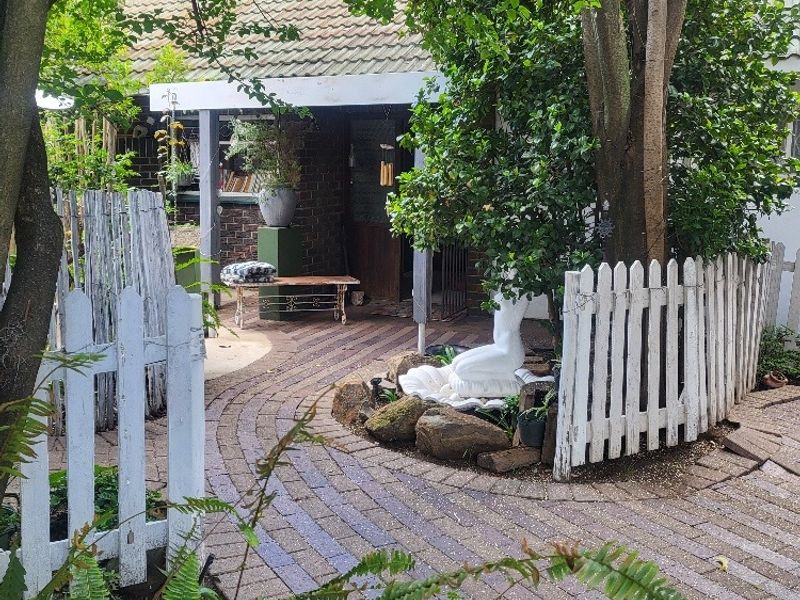 MUCH LOVED, INCOME GENERATING, ESTABLISHED OLDER FAMILY HOME! - Photo 6