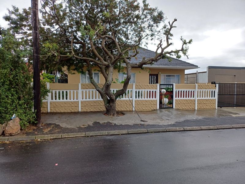 3 BEDROOM HOUSE FOR SALE IN ELSIES RIVER - Photo 2