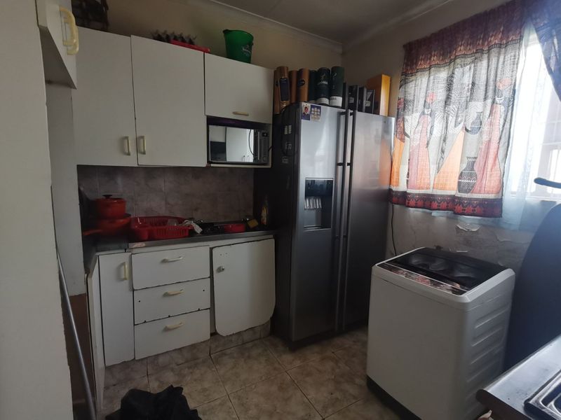 2 Bedroom house for sale  - Photo 4