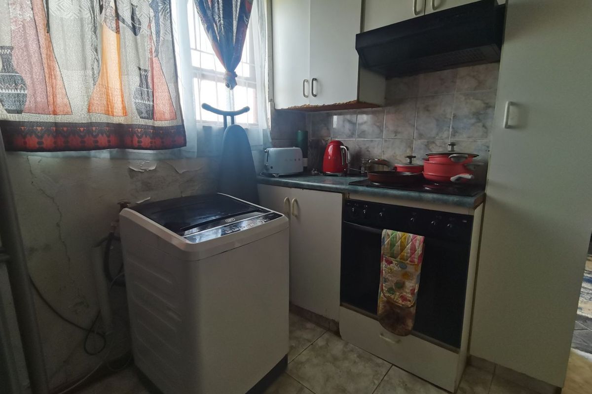 2 Bedroom house for sale  - Photo 5