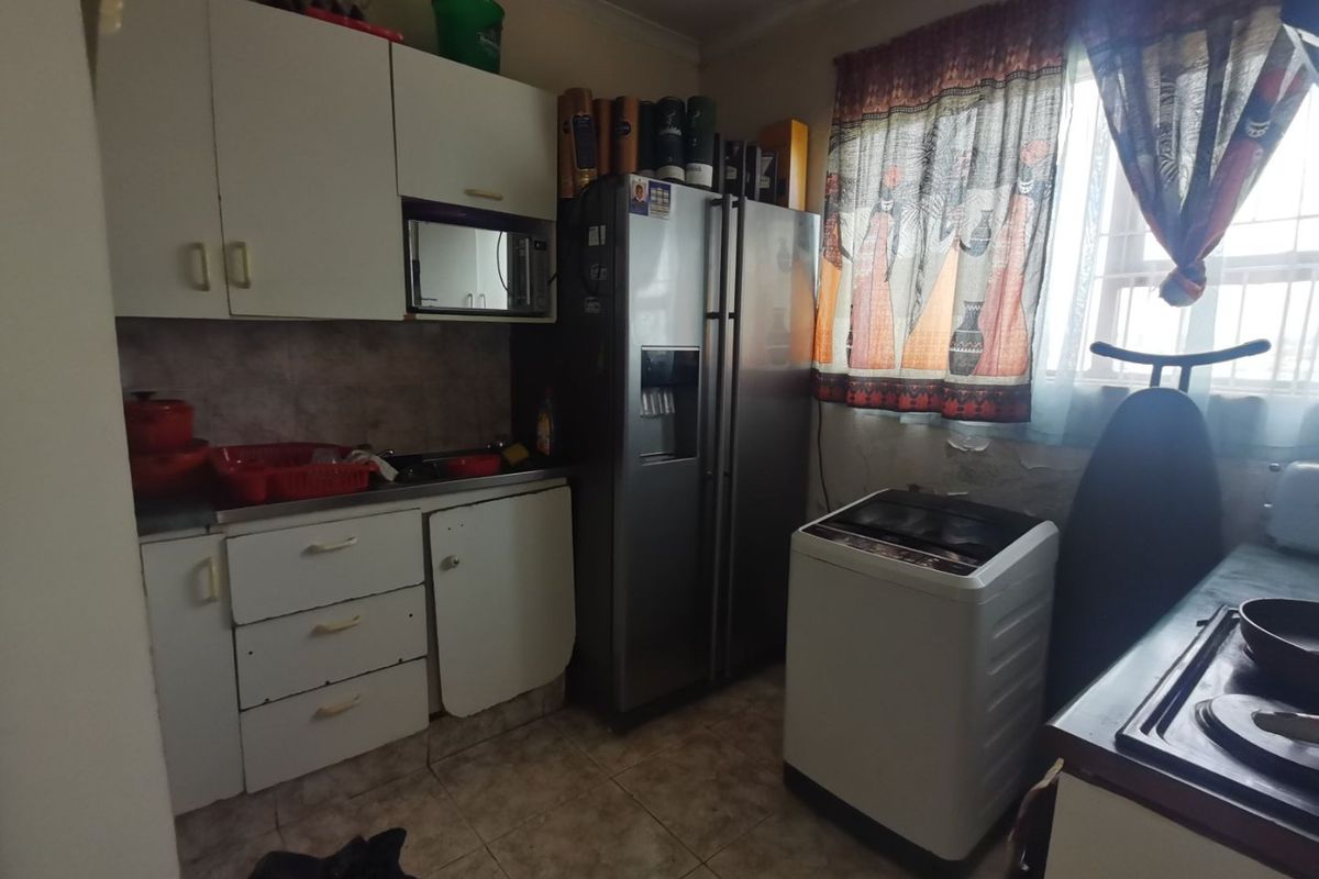 2 Bedroom house for sale  - Photo 3