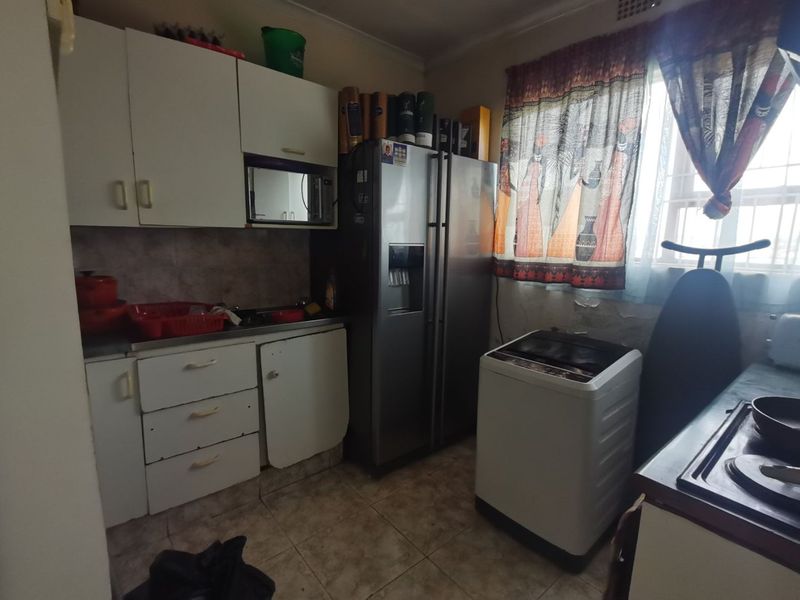 2 Bedroom house for sale  - Photo 3