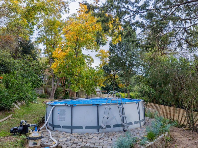 Inviting Wooden Home with Lush Garden & Separate Flat - Photo 10