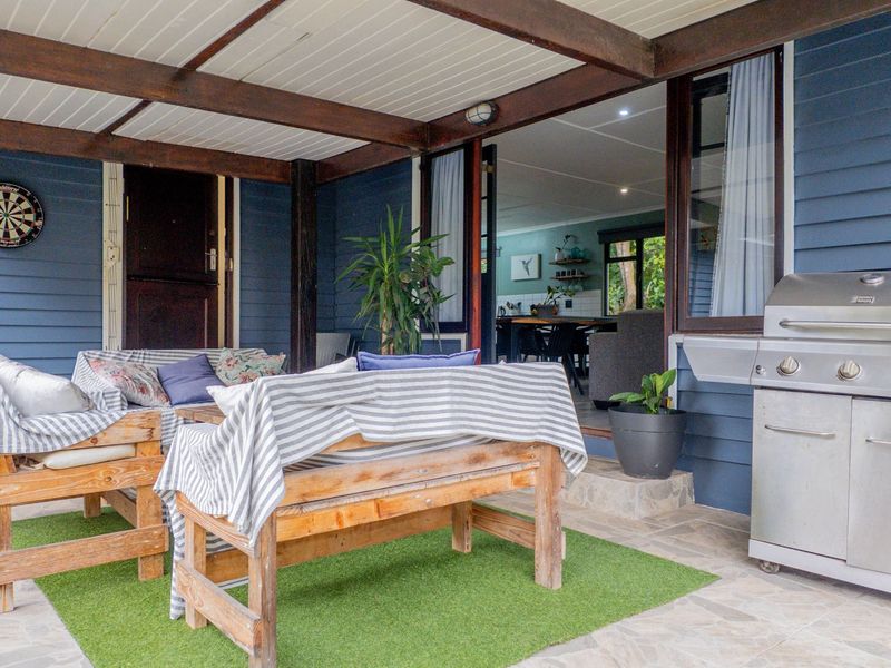 Inviting Wooden Home with Lush Garden & Separate Flat - Photo 4