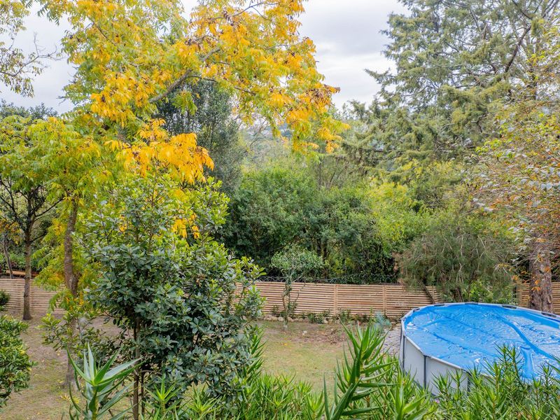 Inviting Wooden Home with Lush Garden & Separate Flat - Photo 5