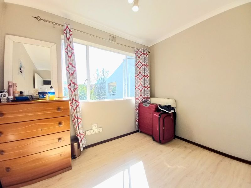 Stylish 2-Bedroom Upstairs Apartment in Sought-After Eden Glen with Scenic Balcony and Top-Tier Lifestyle Amenities! - Photo 9