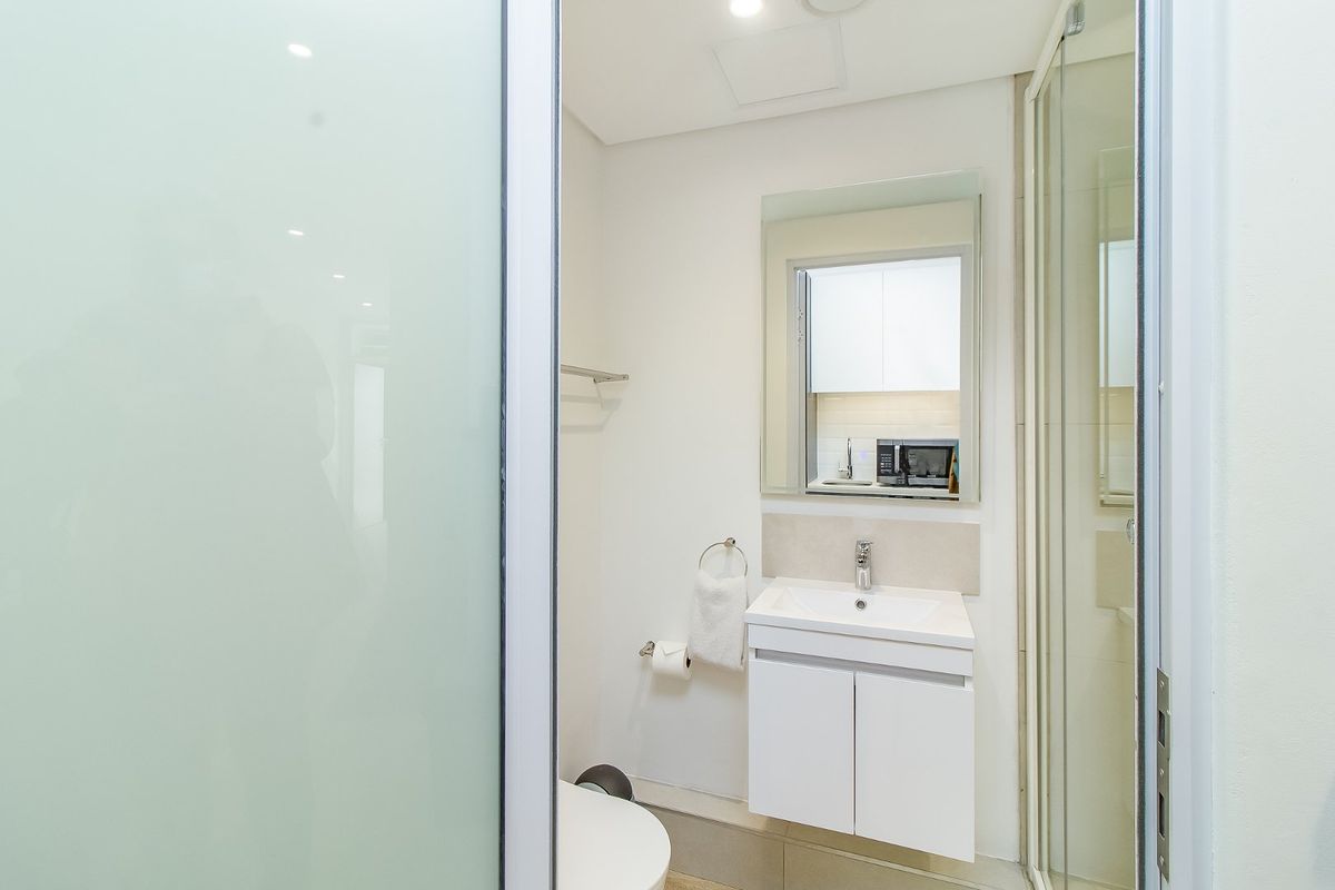 CAPE TOWN MICRO APARTMENT INVESTMENT - NO TRANSFER DUTY - Photo 3