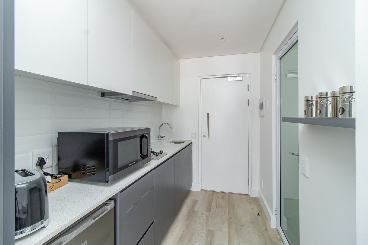 CAPE TOWN MICRO APARTMENT INVESTMENT - NO TRANSFER DUTY - Photo 2