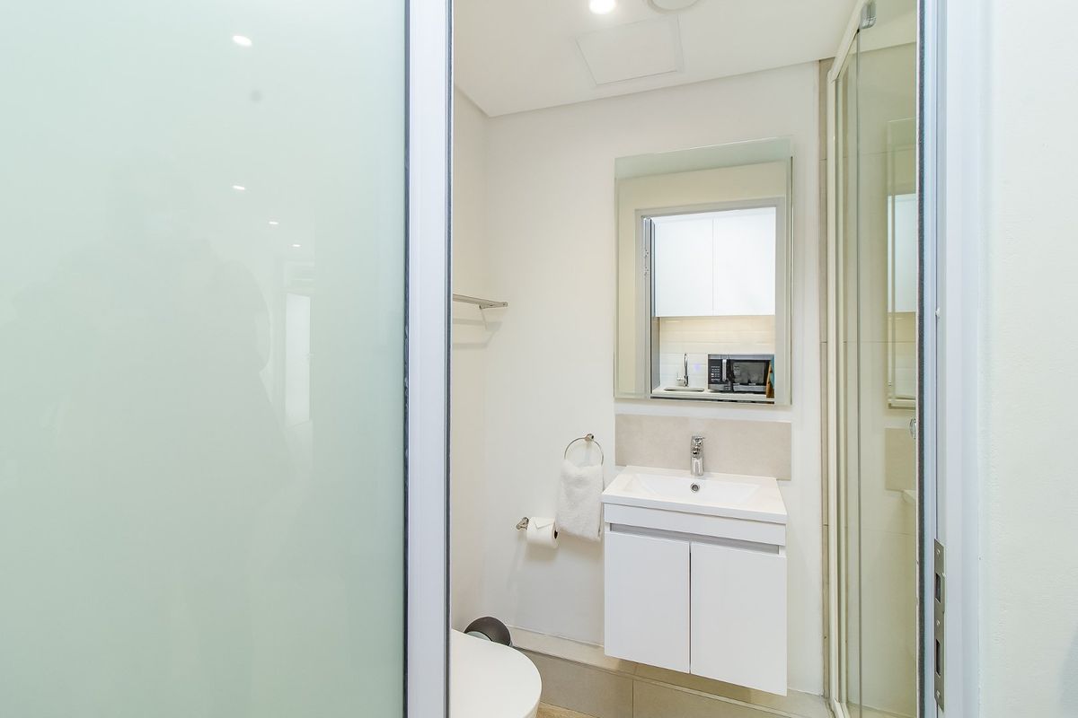 CAPE TOWN INNER CITY INVESTMENT - NO TRANSFER DUTY - Photo 4