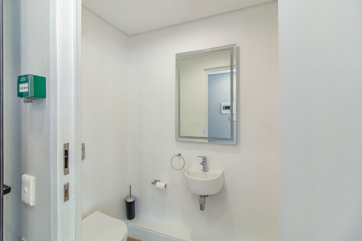 CAPE TOWN INNER CITY INVESTMENT - NO TRANSFER DUTY - Photo 5