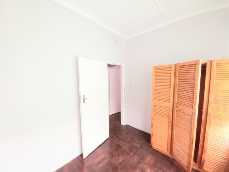 Charming 2-Bedroom First-Floor Unit with Study Nook, Enclosed Balcony, and Prepaid Electricity—Perfect for the Pre-Qualified Buyer! - Photo 9