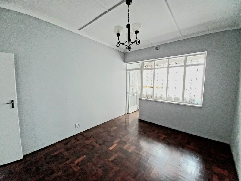 Charming 2-Bedroom First-Floor Unit with Study Nook, Enclosed Balcony, and Prepaid Electricity—Perfect for the Pre-Qualified Buyer! - Photo 8